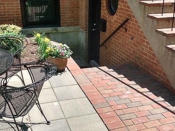 2nd image of 2119 N Bissell St #G