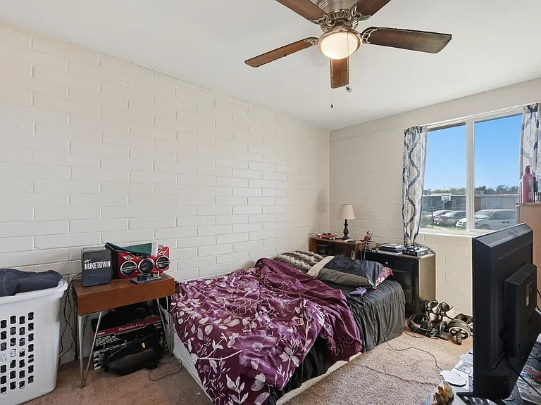 2439 E Parkside Dr — Photo 11