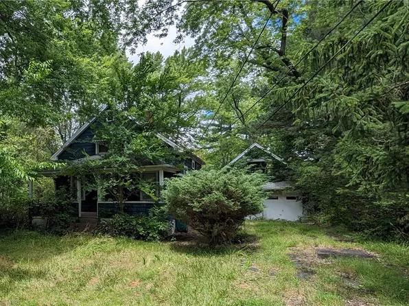 23300 Drake Rd, Bedford, OH 44146