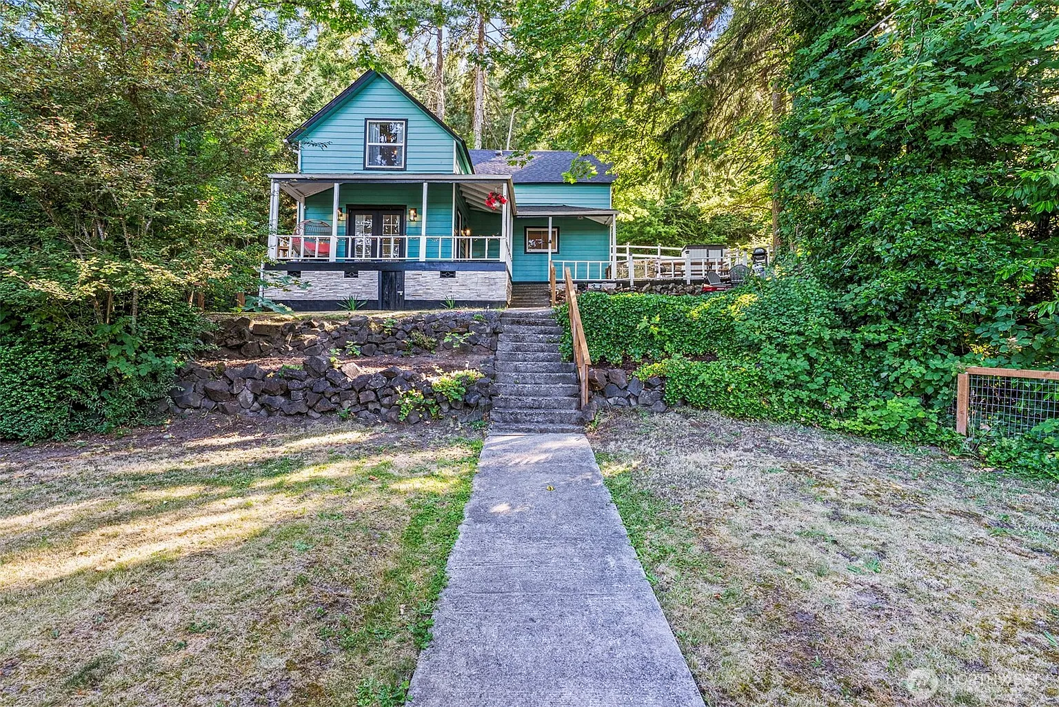 505 NE Jefferson photo 1