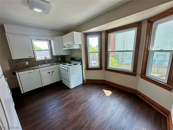 4th image of 427 N Hazelwood Ave