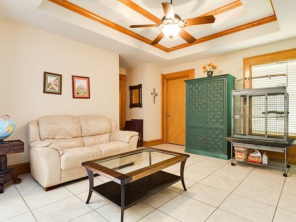 4th image of 329 Kiwi St