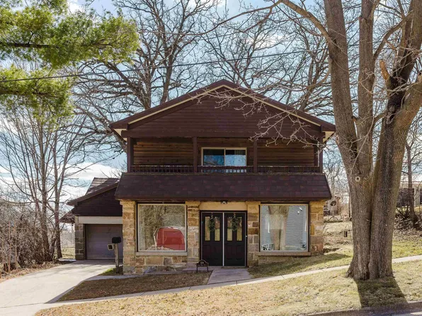 108 4th St, Mineral Point, WI 53565