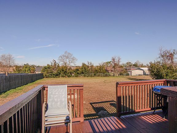 5th image of 8011 Betty Louise Dr