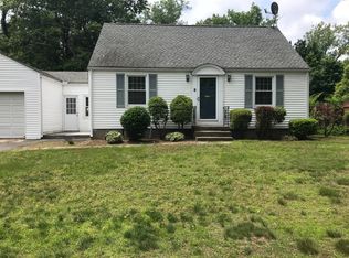 9 Murray Ct, East Longmeadow, MA 01028