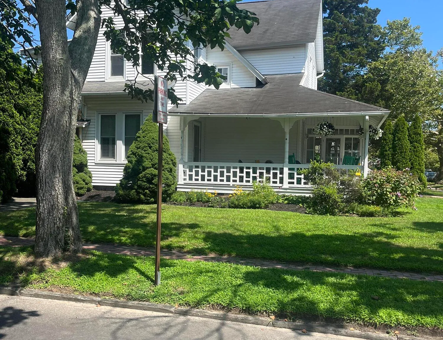 3 bed, 1.5 bath, 1969 sqft, $3,200 — Photo 2