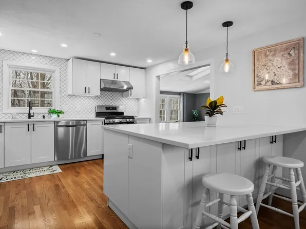 5 Orchard Ln, Danvers, MA 01923