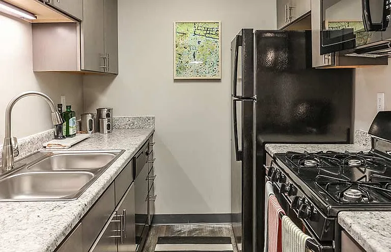 The Reserve at 77 Apartment Homes — Photo 1