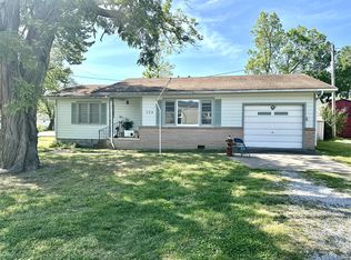 120 E 6th St, Grove, OK 74344