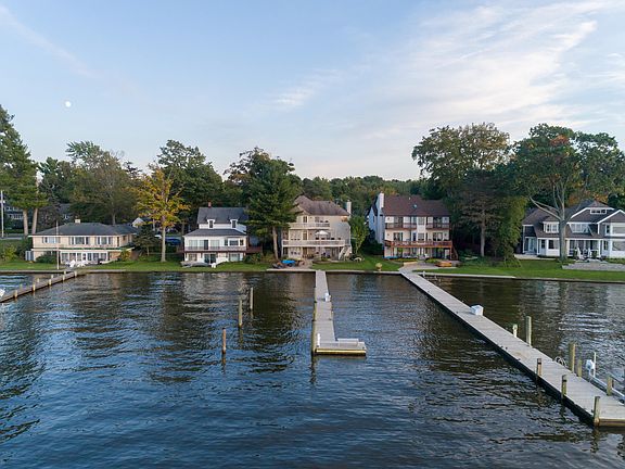 4th image of 1761 S Shore Dr