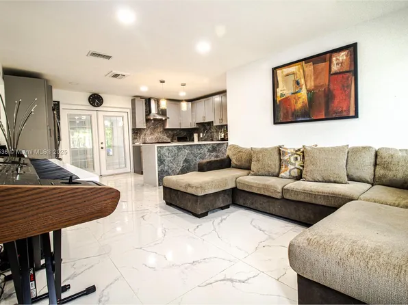 5601 SW 38th St, Davie, FL 33314