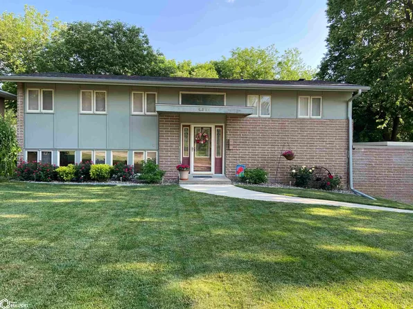 1318 Onyx Dr, Harlan, IA 51537