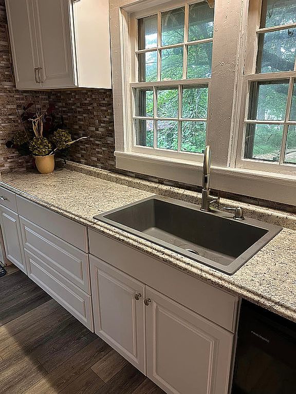 302 W Highland Ave, Elkin, NC 28621 Zillow