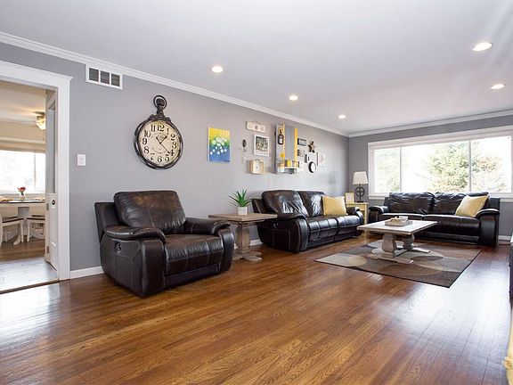 3rd image of 56 Sullivan Dr