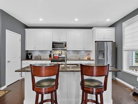 5th image of 25 Hoffman Road