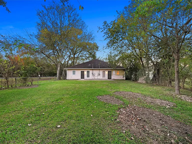 5502 Finch St #B — Photo 35