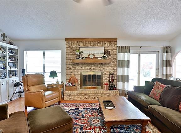 5th image of 3218 Pheasant Dr