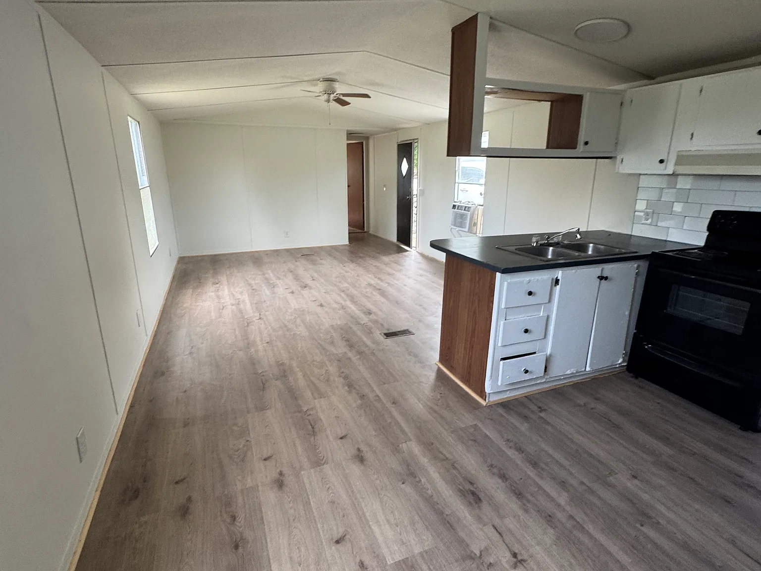 2 bed, 1100 sqft, $950 — Photo 4