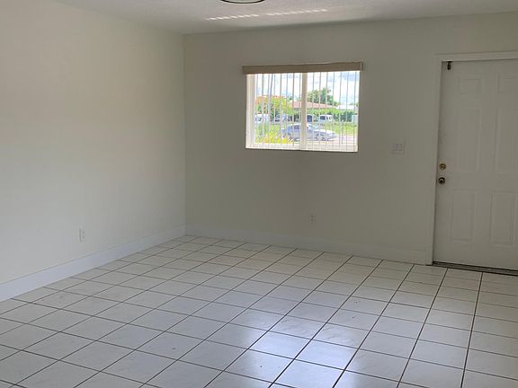 5th image of 11566 SW 184th St