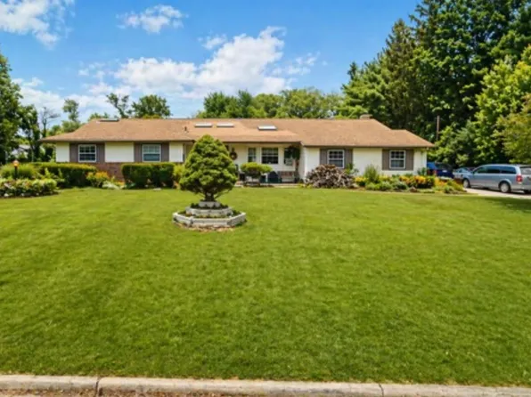 25 Northgate Drive, Syosset, NY 11791