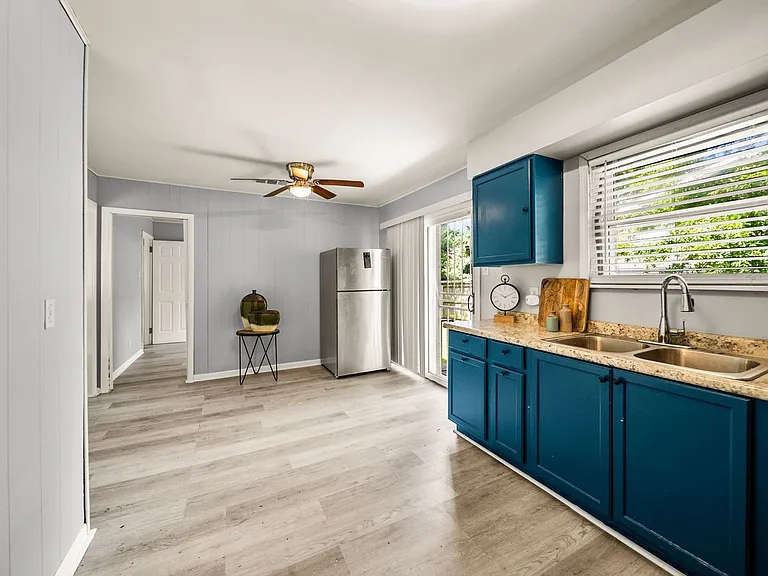 15 Village Ct — Photo 10