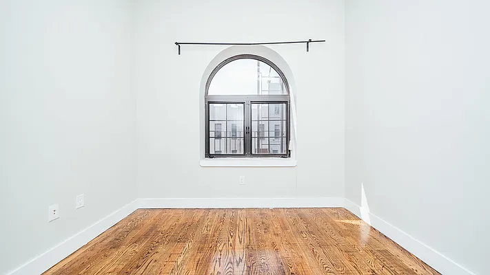 Rented by Nooklyn NYC LLC | media 18