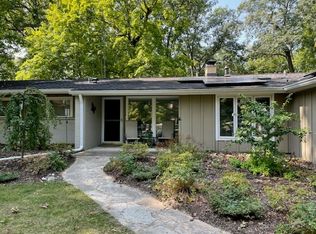 8 Elsinoor Dr, Lincolnshire, IL