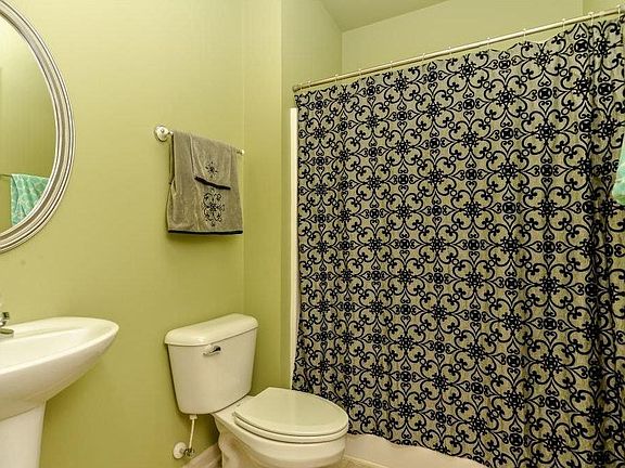 Full bath lower level