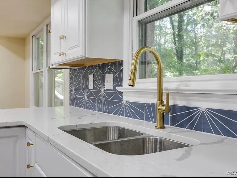 2110 Deer Meadow Ln — Photo 5