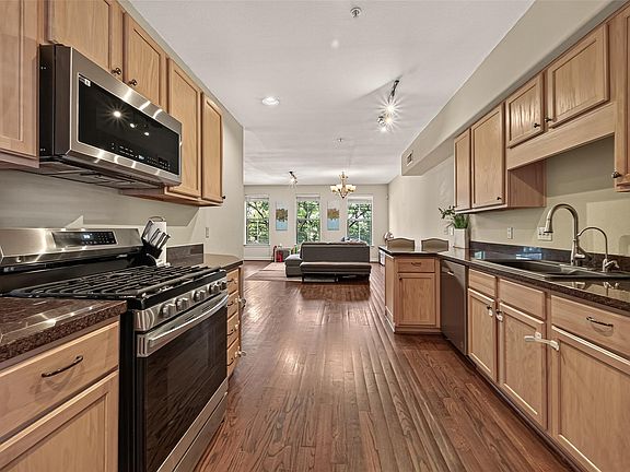 5th image of 1602 Elgin St APT 11