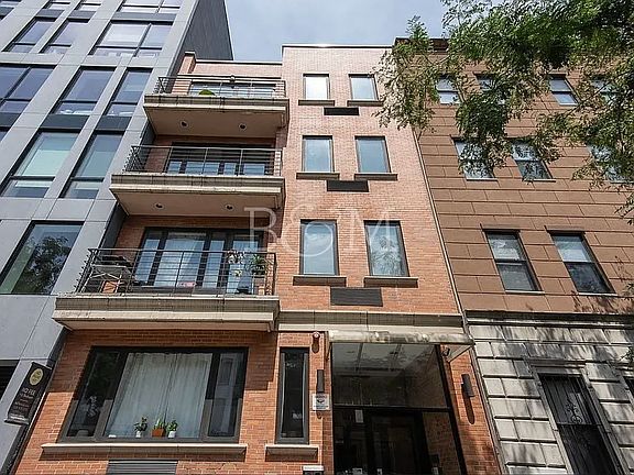 5th image of 201 Montrose Ave #2F