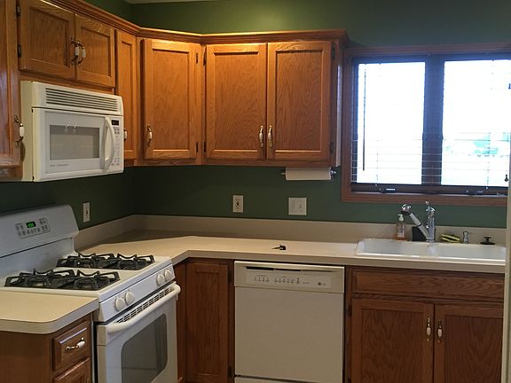 3rd image of 1095 Lincoln Dr