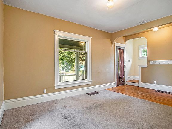 5th image of 133 Magnolia Ave