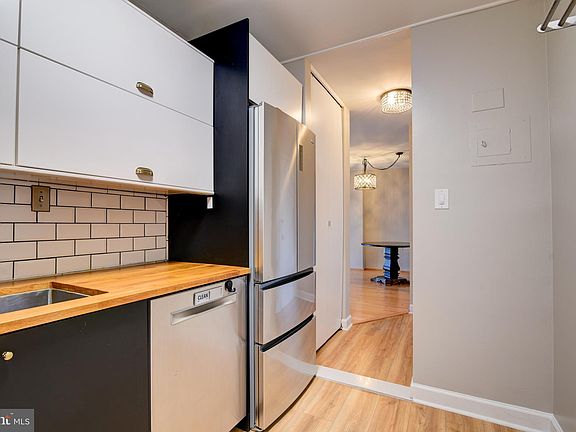 4th image of 801 N Pitt St APT 801