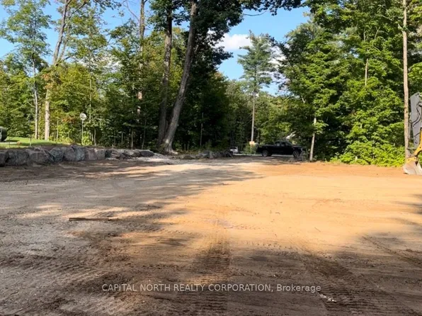 1106 Xavier St, Gravenhurst, ON P0E 1G0