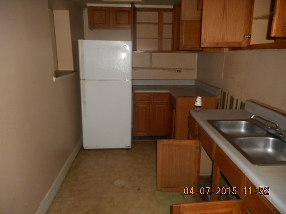 2nd image of 9101 Oak Lawn St