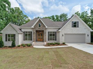 21 Buckskin Dr, Hattiesburg, MS 39402