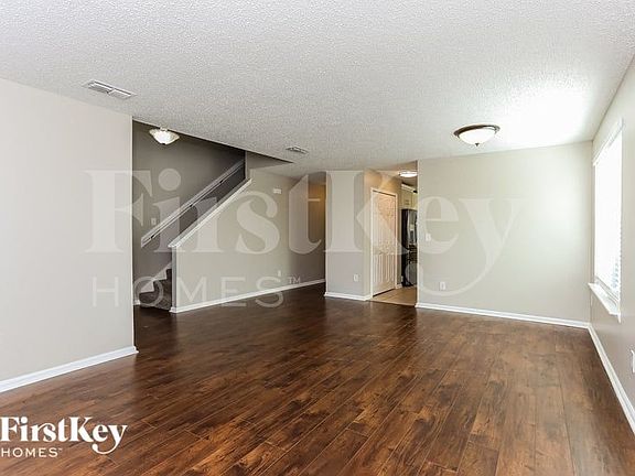 4th image of 942 Ford Wood Dr