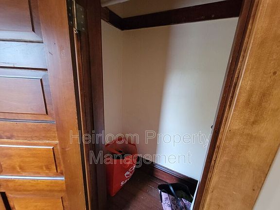 4th image of 322-324 E 5th St #324-A