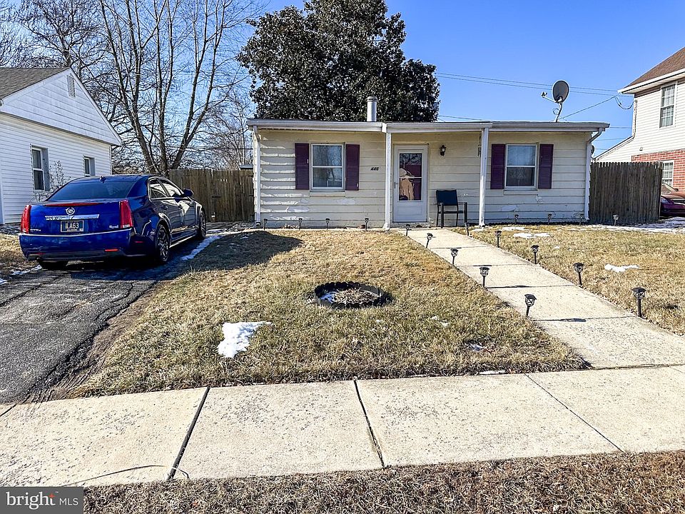 1st image of 446 Carver Dr