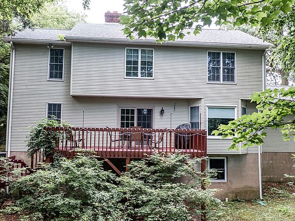 3rd image of 3017 Woods Edge Dr