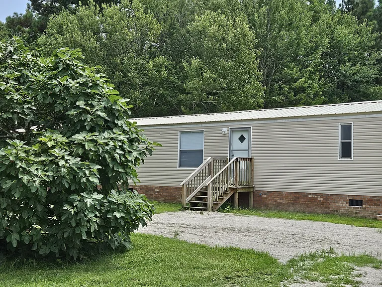 610 E Branch Dr — Photo 32