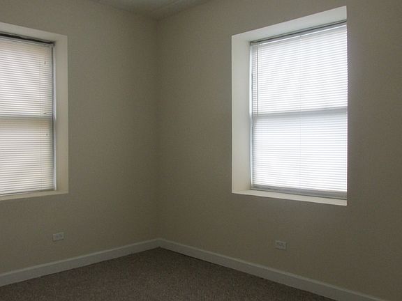 4th image of 4752 S Wabash Ave APT 303