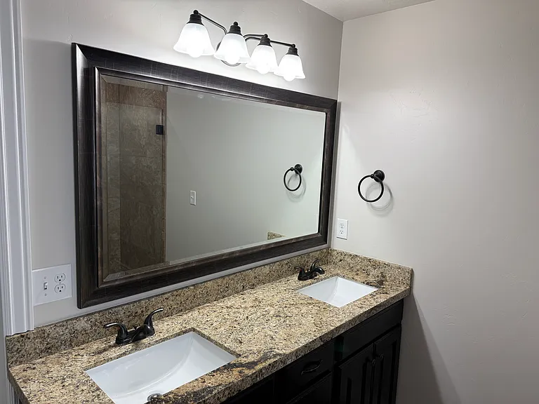587 N Hills Ct — Photo 14