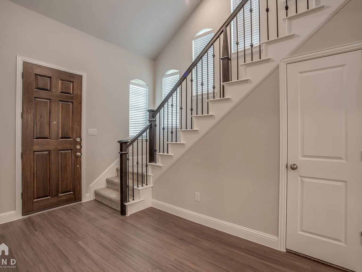 3 bed, 2.5 bath, 2354 sqft, $3,599 — Photo 4