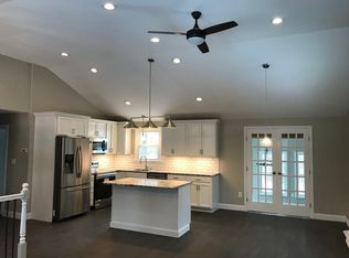 4 County Rd, Windham, NH 03087