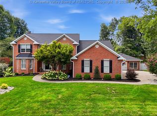 305 Heath Rd, Hurricane, WV 25526