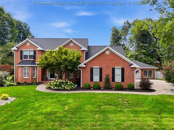 305 Heath Rd, Hurricane, WV 25526