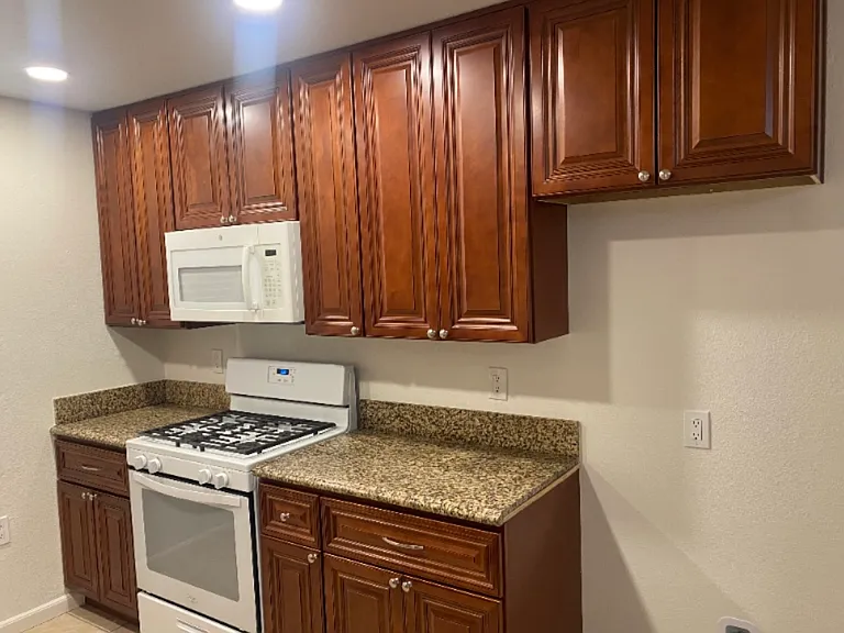 Kitchen, Stove and Microwave
