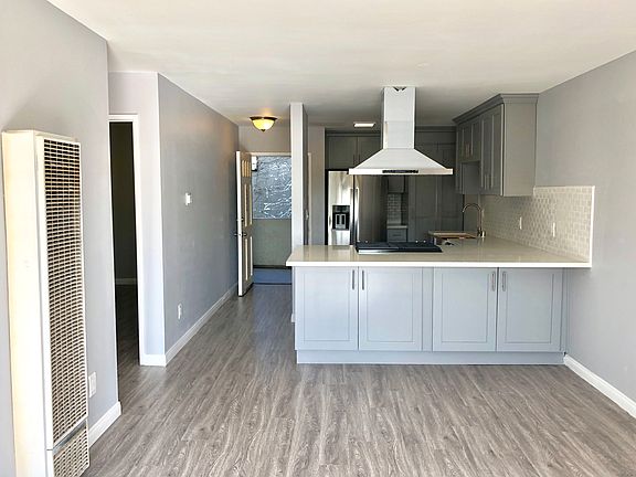 5th image of 337 Redondo Ave #204